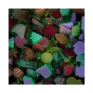 Świecące w ciemnych owocach żywicy